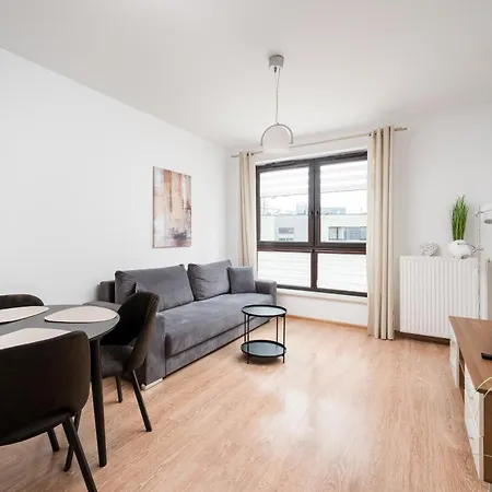 Apartment Wola Parkside Comfy By Bookinghost