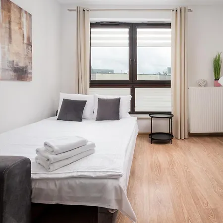 Wola Parkside Comfy By Bookinghost Apartman *