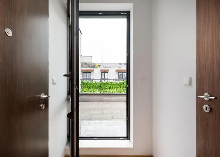 アパート Wola Parkside Comfy By Bookinghost